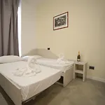 Romerooms Bed & Breakfast 4*