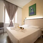 Romerooms Bed & Breakfast 4*