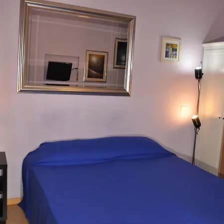 Romerooms Bed & Breakfast 4*