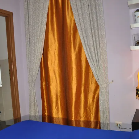 Romerooms Bed & Breakfast