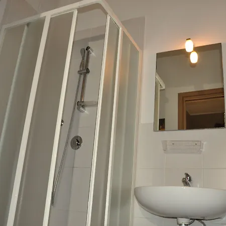 Bed & Breakfast Romerooms 4*