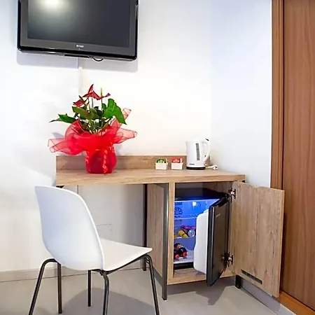 Alojamento de Acomodação e Pequeno-almoço Romerooms 4*