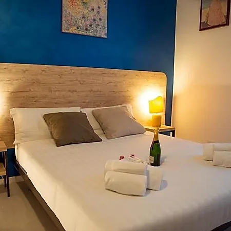 Alojamento de Acomodação e Pequeno-almoço Romerooms 4*