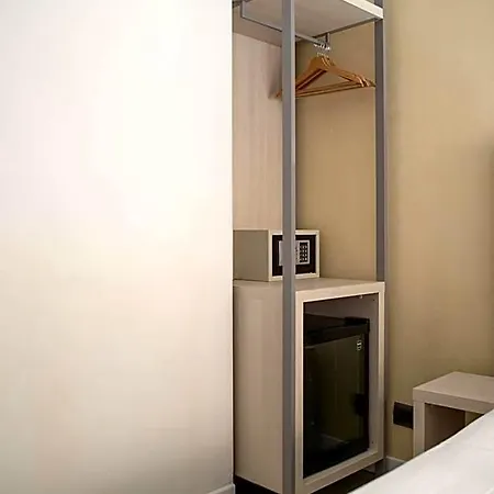 Romerooms 4*