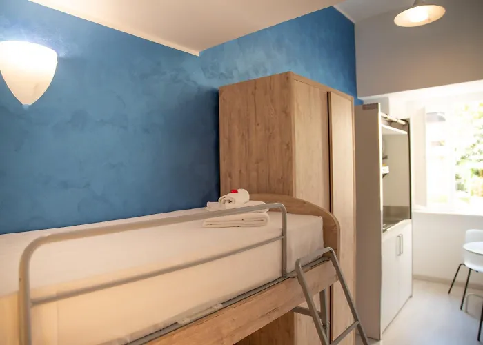 Romerooms Bed & Breakfast 4*