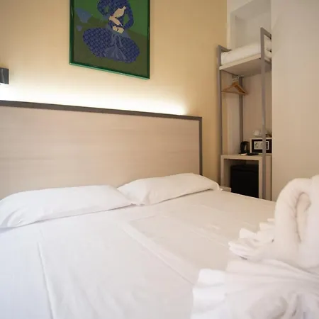 Frühstückspension Romerooms 4*