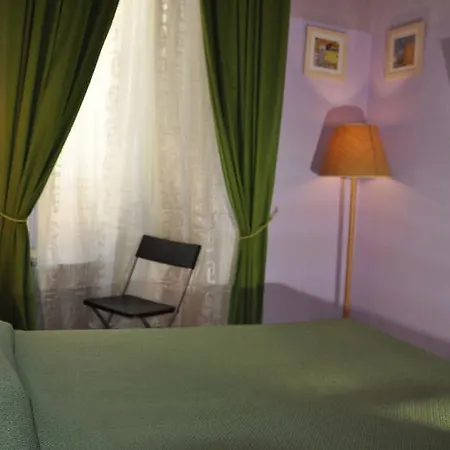 Romerooms Bed & Breakfast 4*