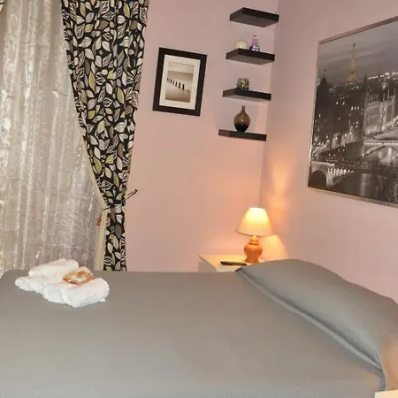 Frühstückspension Romerooms 4*